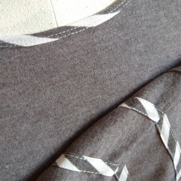 Hem & Thread Poncho - Picture 5 of 10